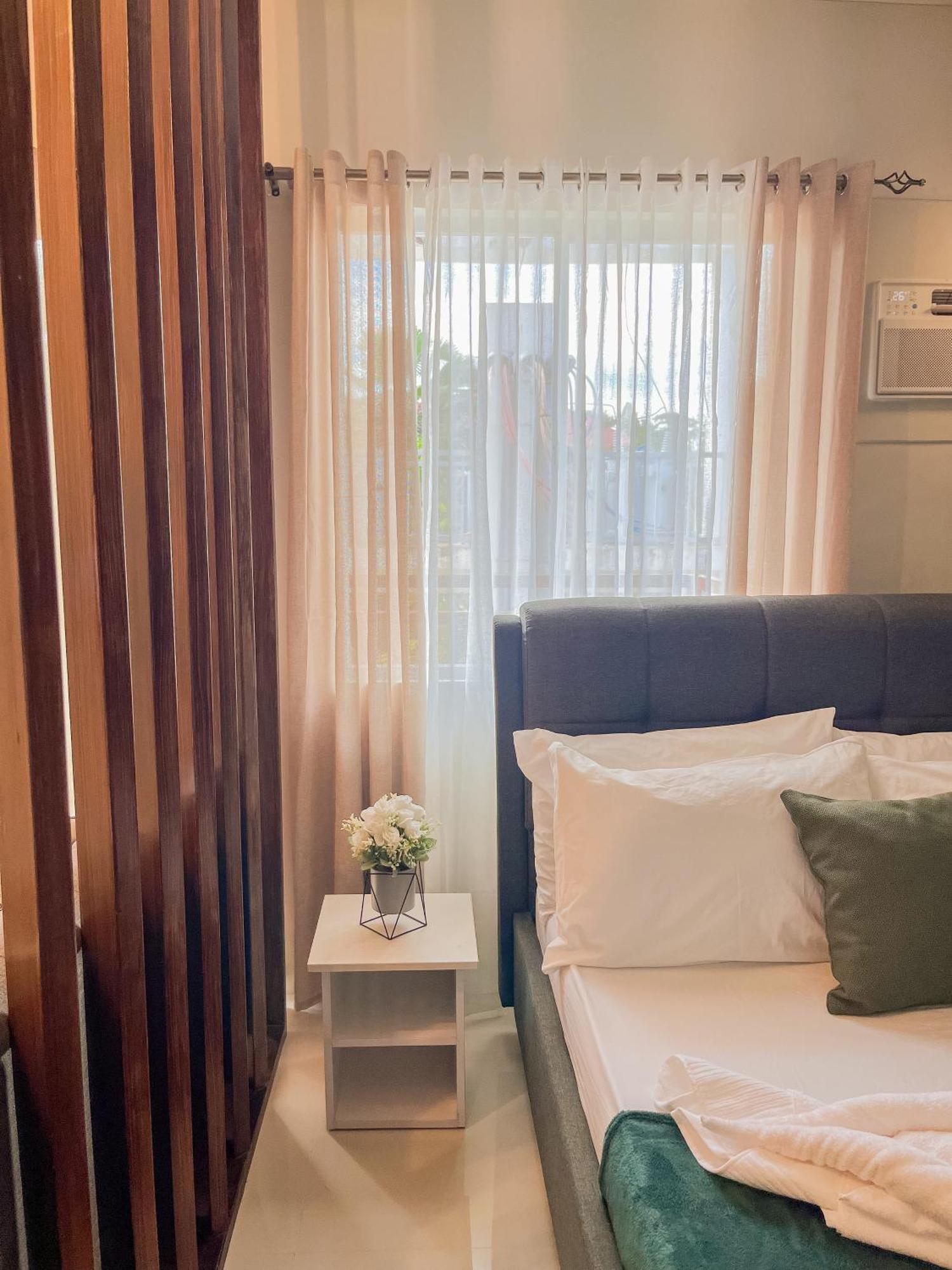 2 Bedroom And Studio Apartments With Private Pool And Gym In Vista Manors Verdant Puerto Princesa Zewnętrze zdjęcie