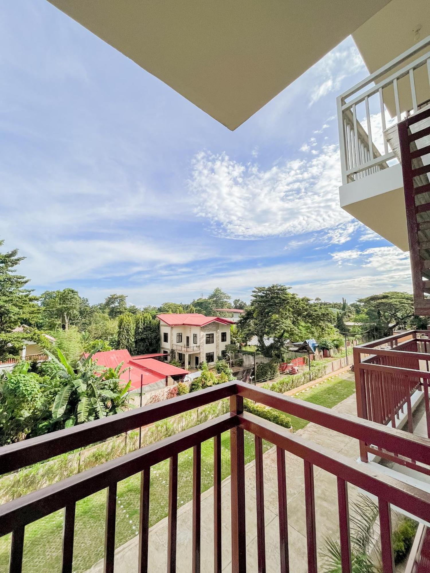 2 Bedroom And Studio Apartments With Private Pool And Gym In Vista Manors Verdant Puerto Princesa Zewnętrze zdjęcie