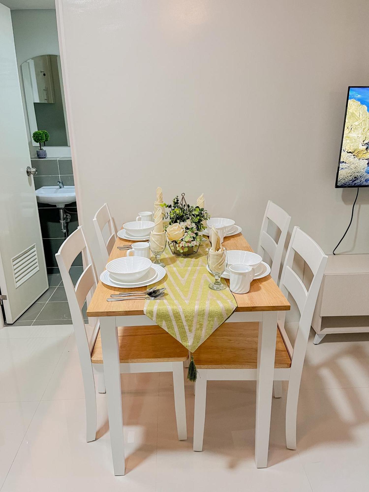 2 Bedroom And Studio Apartments With Private Pool And Gym In Vista Manors Verdant Puerto Princesa Zewnętrze zdjęcie