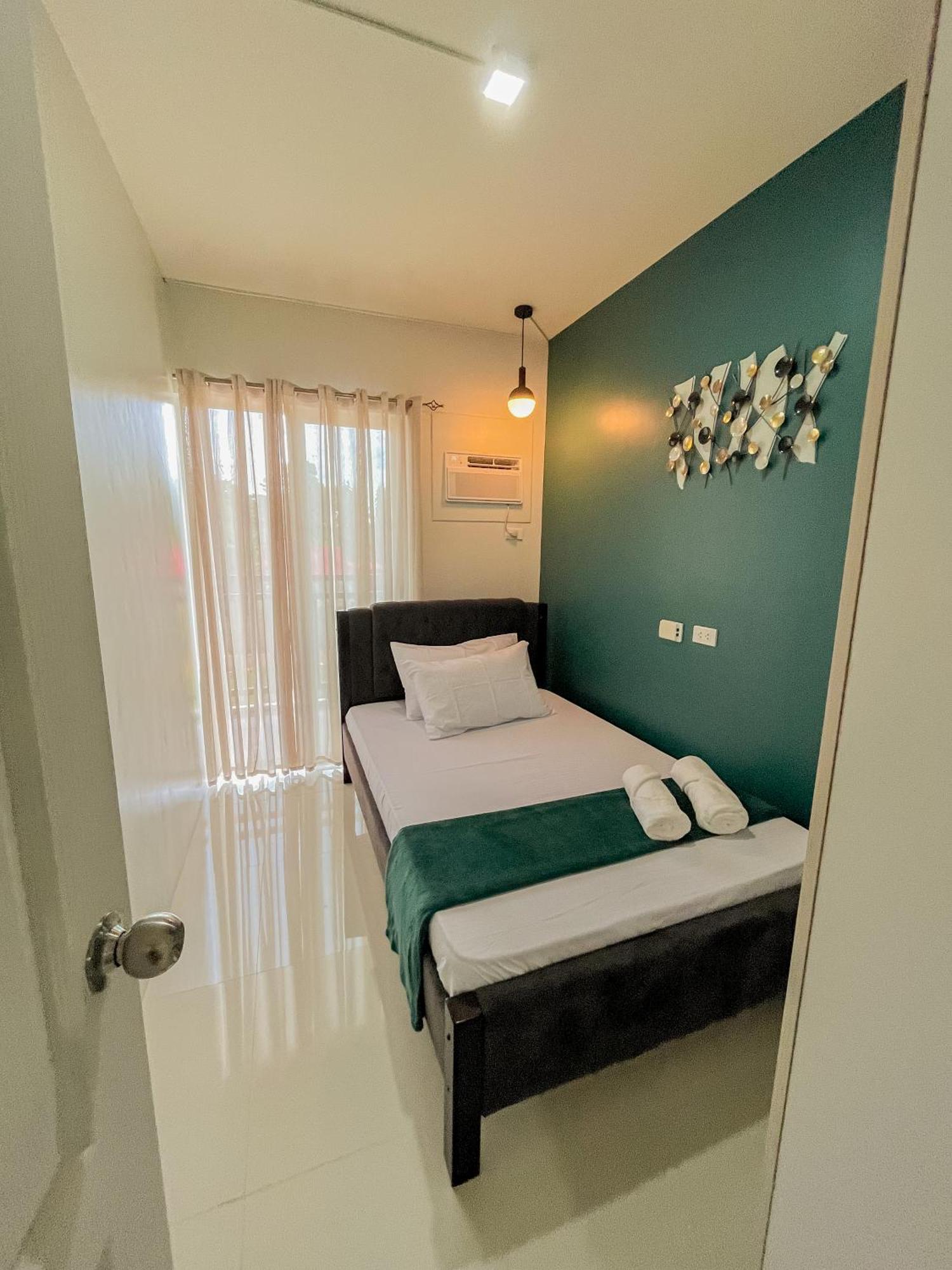 2 Bedroom And Studio Apartments With Private Pool And Gym In Vista Manors Verdant Puerto Princesa Zewnętrze zdjęcie