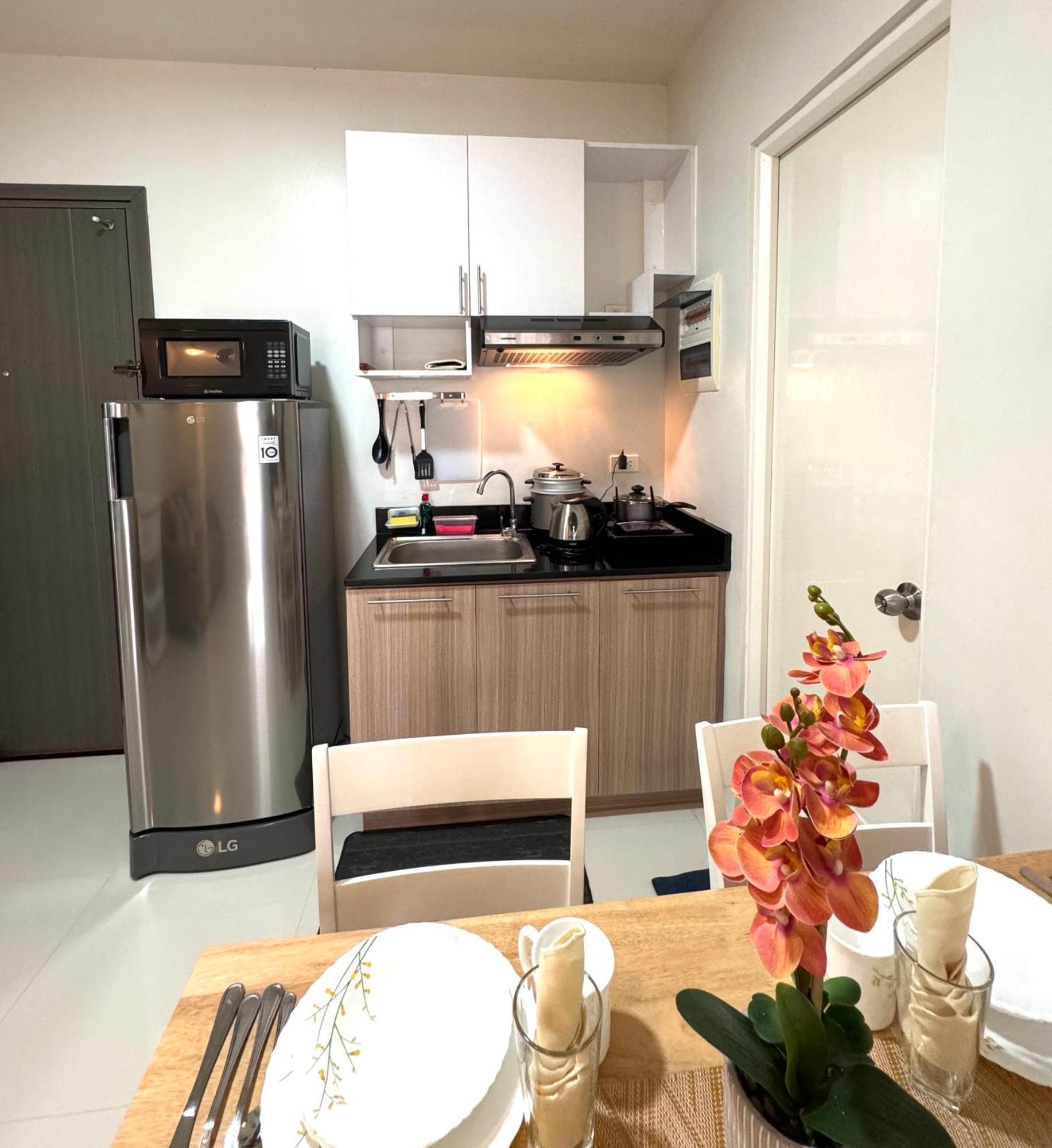 2 Bedroom And Studio Apartments With Private Pool And Gym In Vista Manors Verdant Puerto Princesa Zewnętrze zdjęcie